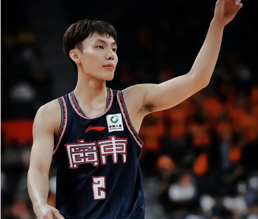 kaiyun sports-11投全中！15岁2.07米新星来袭，朱芳雨盯了三年的孩子，正在长大